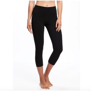 Old Navy Active Fitted Cropped Leggings